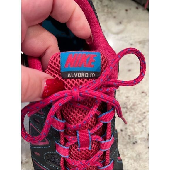 Nike Womens Alvord 10 Gray & Pink Running Shoe Sneaker sz 8.5 EUC - Picture 3 of 8